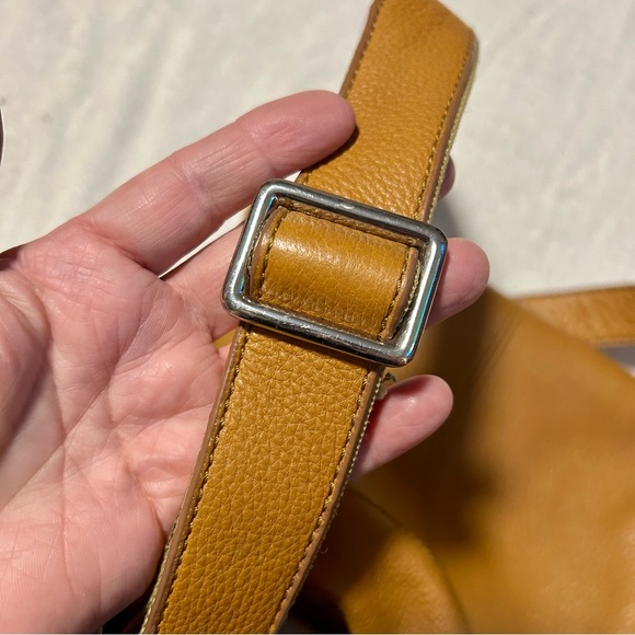 Danier Leather crossbody purse/handbag - Picture 7 of 10